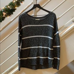 Hollister- knitted sweater